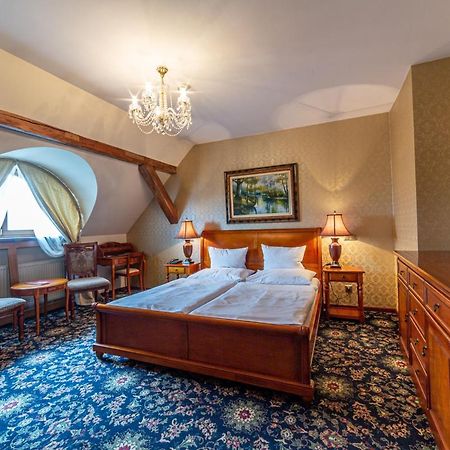 Chateau Zbiroh Buitenkant foto