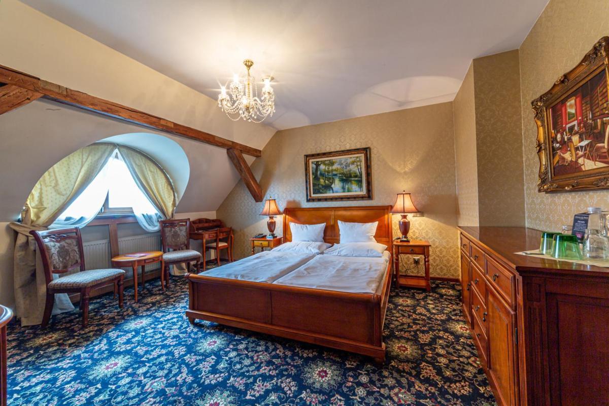 Chateau Zbiroh Buitenkant foto