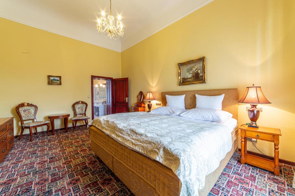 Chateau Zbiroh Buitenkant foto