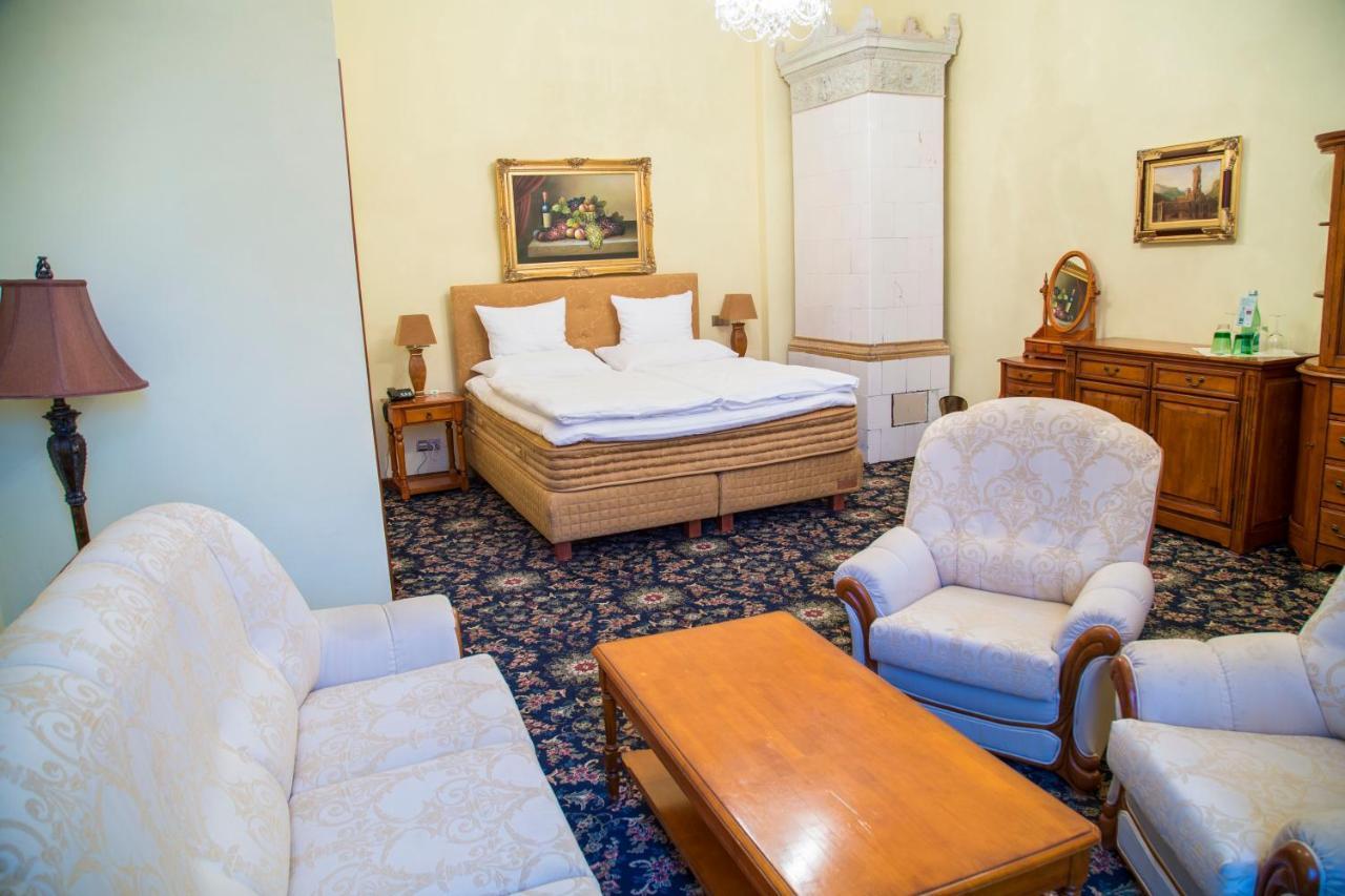 Chateau Zbiroh Buitenkant foto
