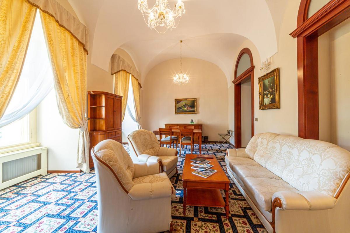 Chateau Zbiroh Buitenkant foto