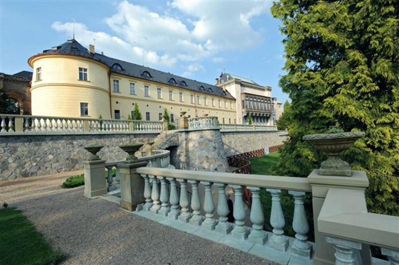 Chateau Zbiroh Buitenkant foto